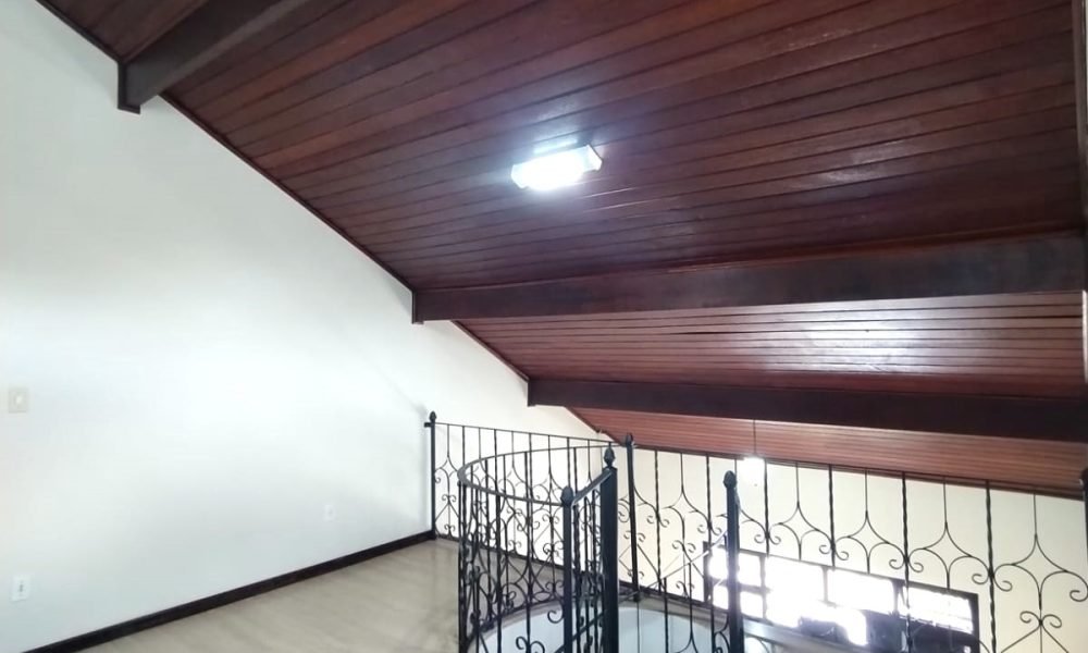 Apartamento 5 corredor escada