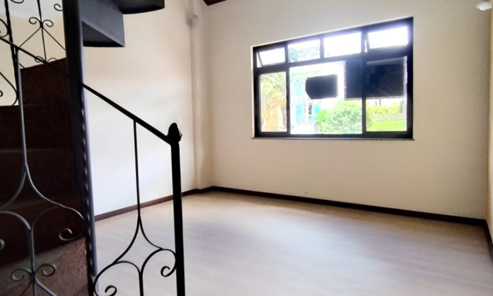 Apartamento 5 escada sala